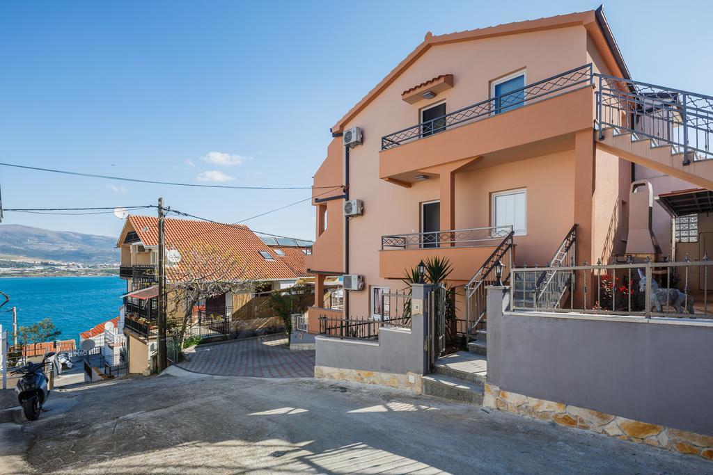 Apartments Viljac Trogir Exterior photo